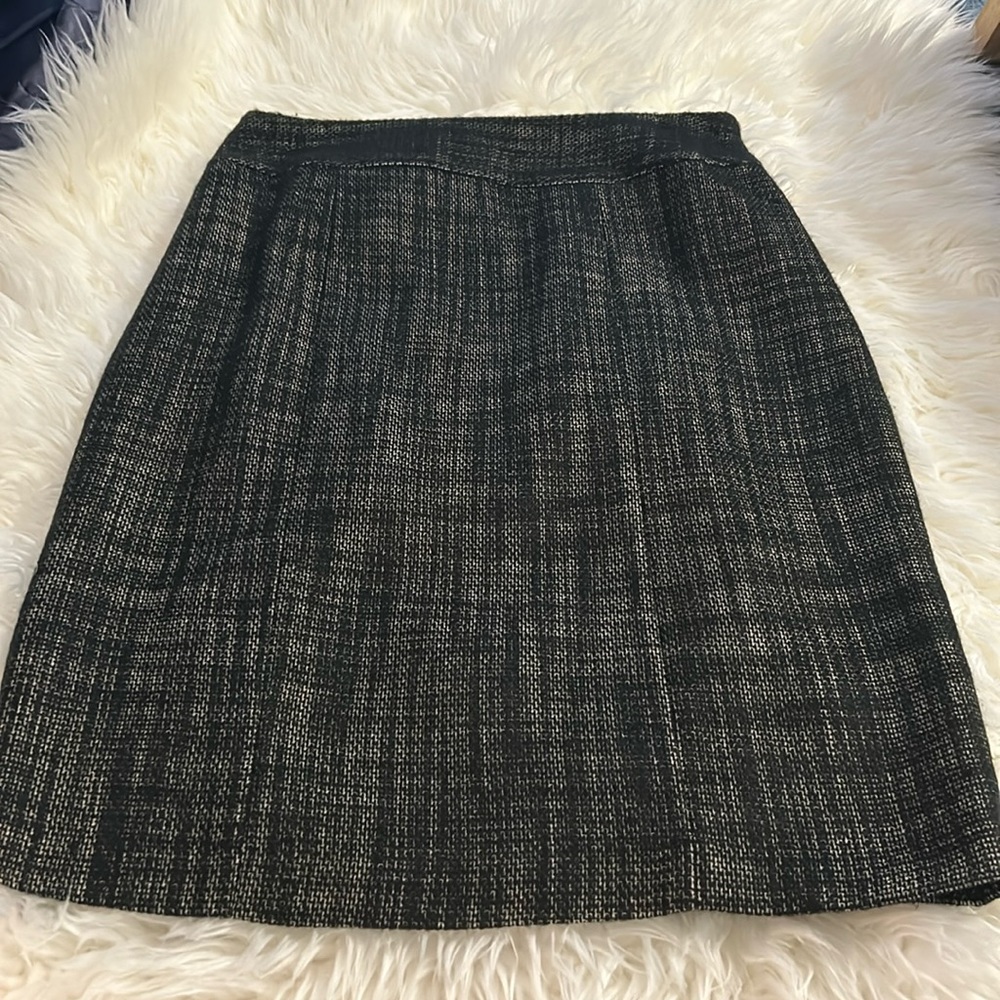 🌸NWOT Chadwick’s Skirt Size 8 Never Worn Black metallic thread throughout